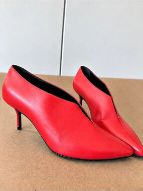 Pierre Hardy Red Pointed-Toe Heels EU 39 !!!fits like US 7.5!!!